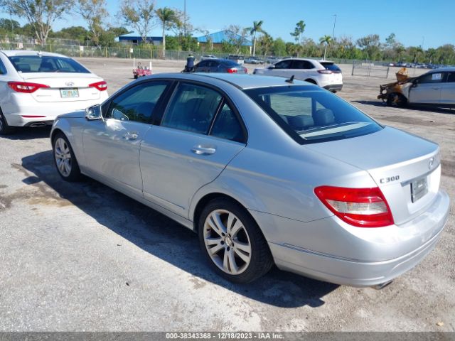 Photo 2 VIN: WDDGF8BB2AR132139 - MERCEDES-BENZ C 300 