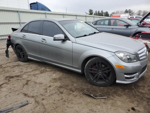 Photo 3 VIN: WDDGF8BB2CF917989 - MERCEDES-BENZ C-CLASS 