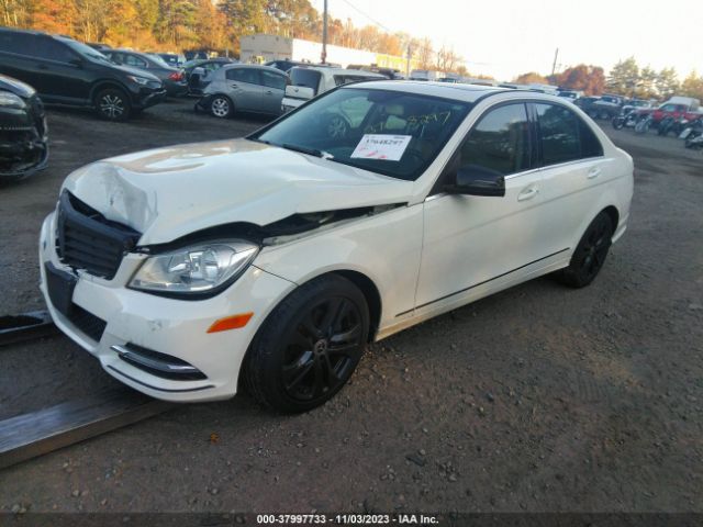 Photo 1 VIN: WDDGF8BB2CR203133 - MERCEDES-BENZ C-CLASS 