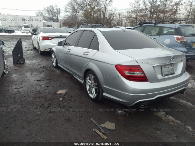 Photo 2 VIN: WDDGF8BB2CR207019 - MERCEDES-BENZ C-CLASS 