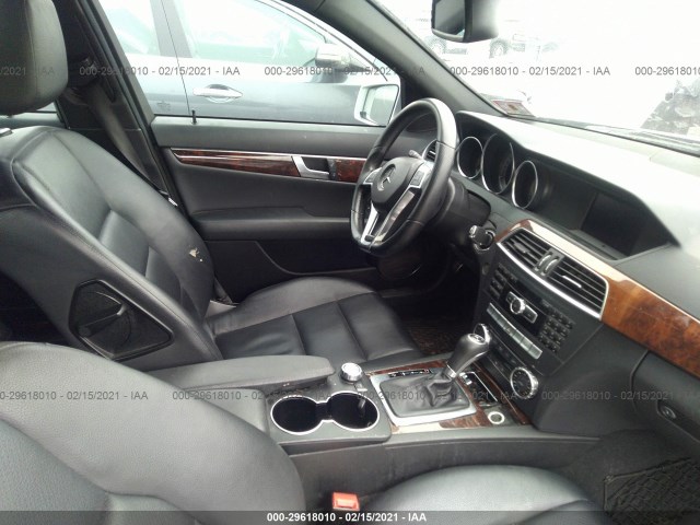 Photo 4 VIN: WDDGF8BB2CR207019 - MERCEDES-BENZ C-CLASS 