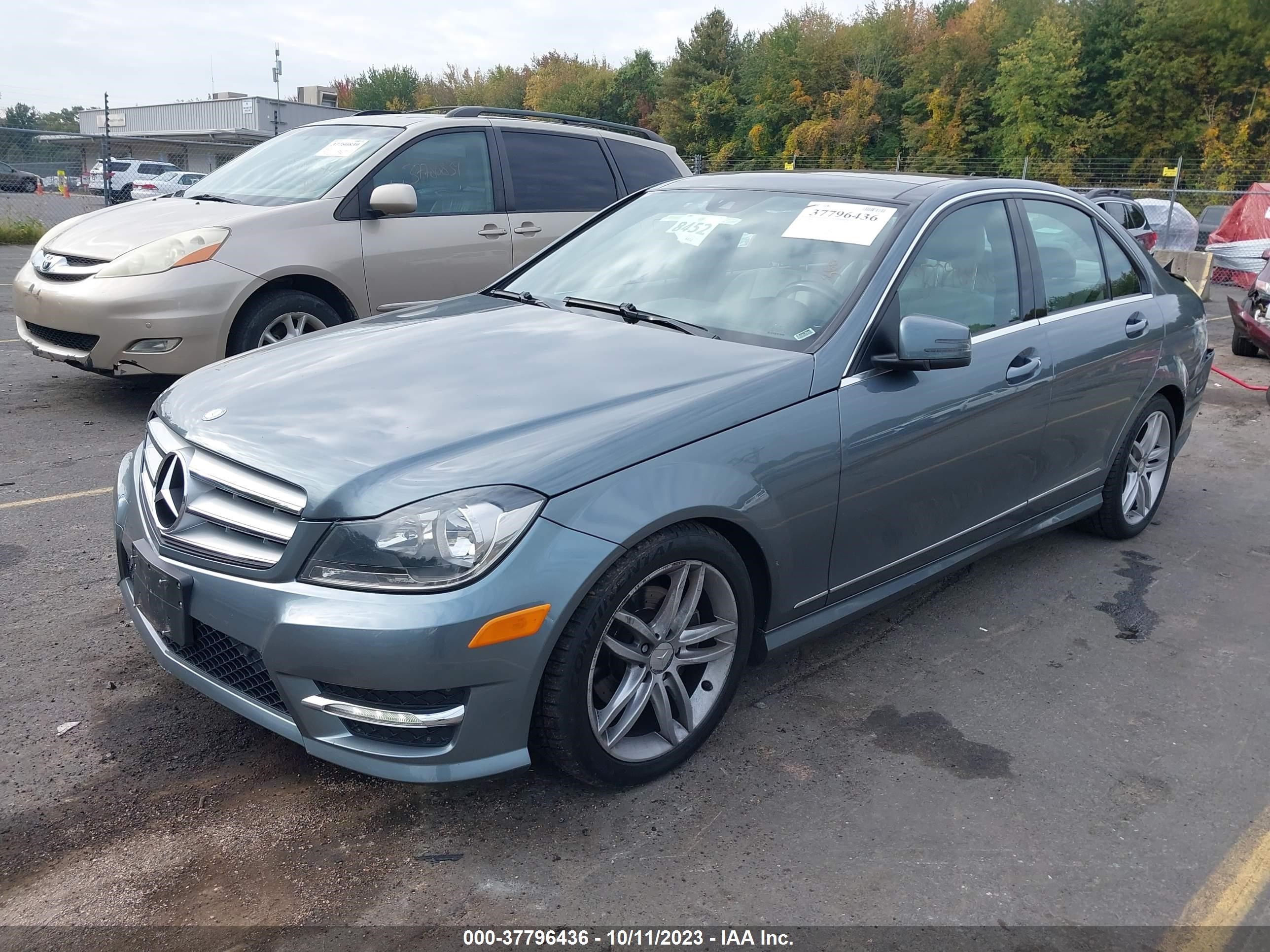 Photo 1 VIN: WDDGF8BB2CR210552 - MERCEDES-BENZ C-KLASSE 