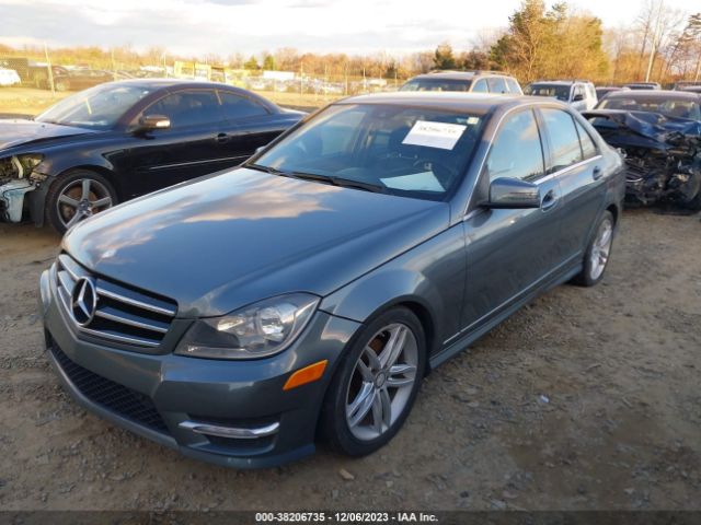 Photo 1 VIN: WDDGF8BB2CR230073 - MERCEDES-BENZ C 300 