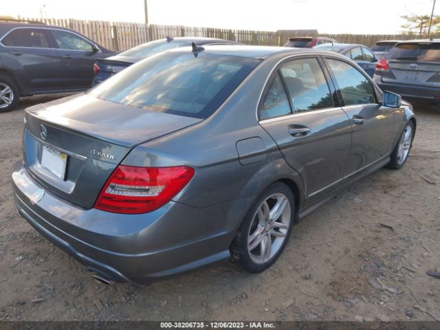 Photo 3 VIN: WDDGF8BB2CR230073 - MERCEDES-BENZ C 300 