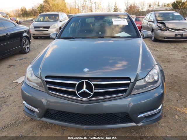 Photo 5 VIN: WDDGF8BB2CR230073 - MERCEDES-BENZ C 300 