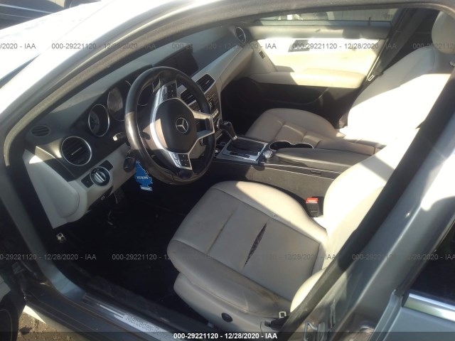 Photo 4 VIN: WDDGF8BB2CR233281 - MERCEDES-BENZ C-CLASS 