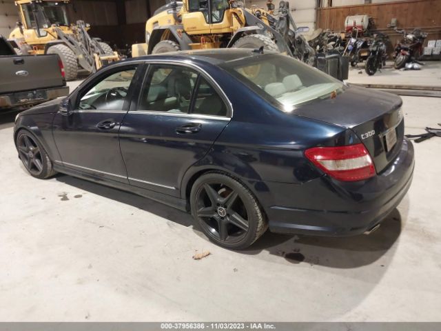 Photo 2 VIN: WDDGF8BB3AF405624 - MERCEDES-BENZ C-CLASS 