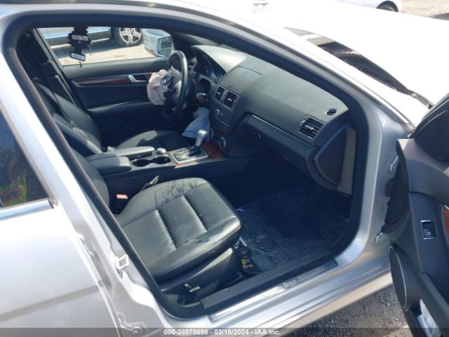 Photo 4 VIN: WDDGF8BB3AR128634 - MERCEDES-BENZ C 300 