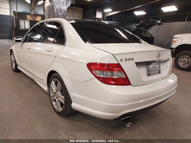 Photo 2 VIN: WDDGF8BB3BR134225 - MERCEDES-BENZ C 300 