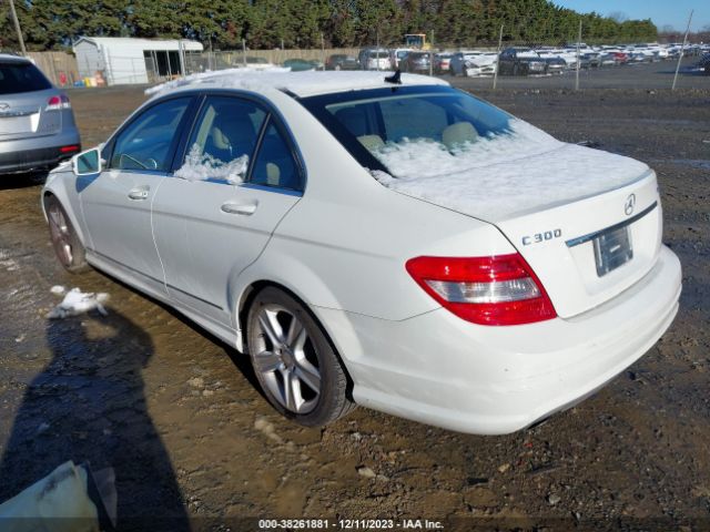 Photo 2 VIN: WDDGF8BB3BR180668 - MERCEDES-BENZ C 