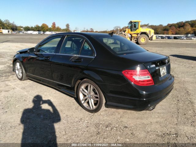 Photo 2 VIN: WDDGF8BB3CR203853 - MERCEDES-BENZ C-CLASS 