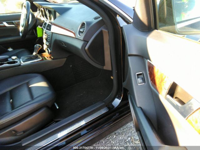 Photo 4 VIN: WDDGF8BB3CR203853 - MERCEDES-BENZ C-CLASS 