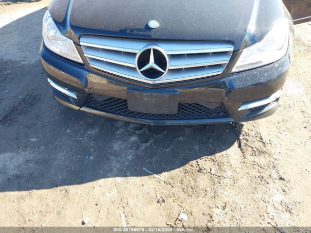 Photo 5 VIN: WDDGF8BB3CR211144 - MERCEDES-BENZ C 300 