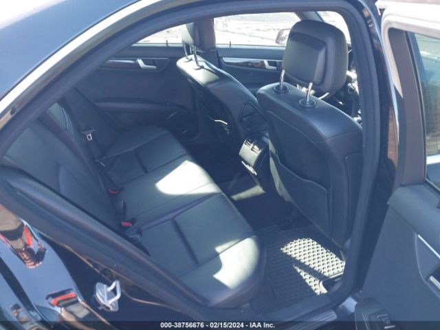 Photo 7 VIN: WDDGF8BB3CR211144 - MERCEDES-BENZ C 300 