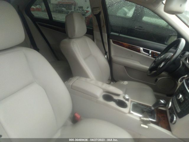 Photo 4 VIN: WDDGF8BB3CR222225 - MERCEDES-BENZ C 300 