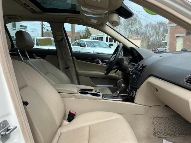 Photo 4 VIN: WDDGF8BB4AF443735 - MERCEDES-BENZ C 300 4MAT 