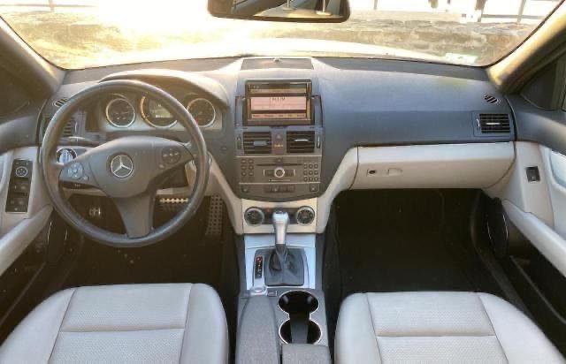 Photo 8 VIN: WDDGF8BB4BF531637 - MERCEDES-BENZ C 300 4MAT 