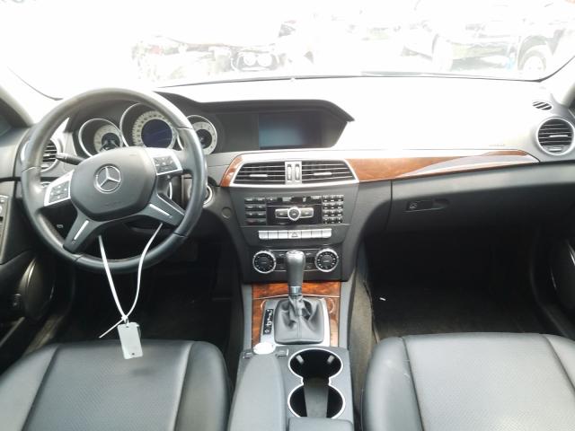 Photo 8 VIN: WDDGF8BB4CA631560 - MERCEDES-BENZ C 300 4MAT 