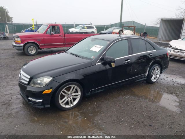 Photo 1 VIN: WDDGF8BB4CR199196 - MERCEDES-BENZ C 300 