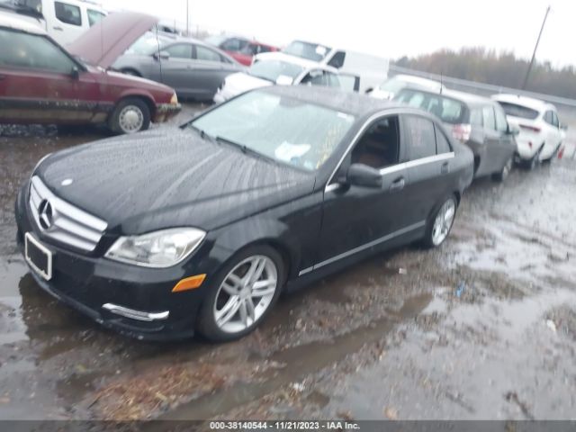 Photo 1 VIN: WDDGF8BB4CR207698 - MERCEDES-BENZ C 300 