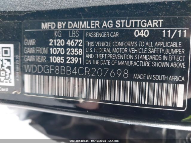 Photo 8 VIN: WDDGF8BB4CR207698 - MERCEDES-BENZ C 300 