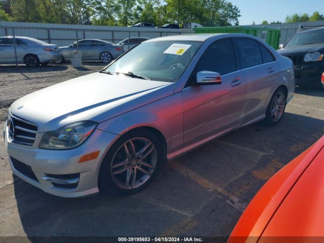 Photo 1 VIN: WDDGF8BB4CR227806 - MERCEDES-BENZ C 