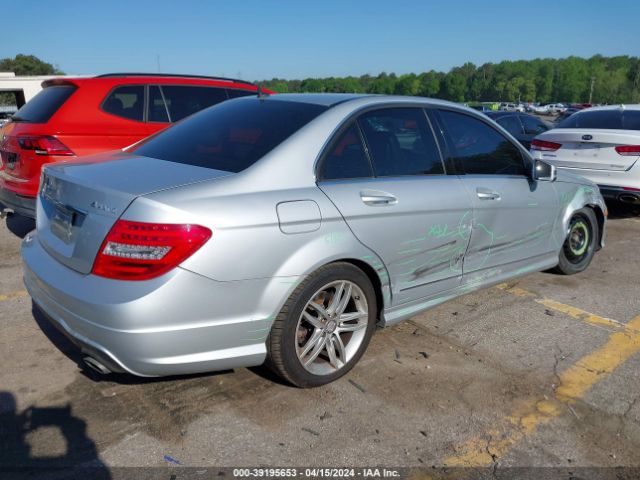 Photo 3 VIN: WDDGF8BB4CR227806 - MERCEDES-BENZ C 