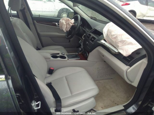 Photo 4 VIN: WDDGF8BB5AF414289 - MERCEDES-BENZ C 300 