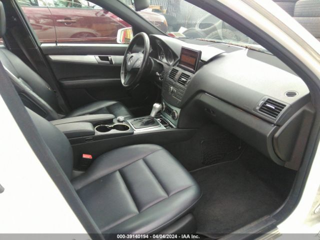 Photo 4 VIN: WDDGF8BB5AR090386 - MERCEDES-BENZ C 300 