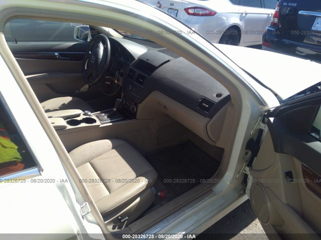 Photo 4 VIN: WDDGF8BB5AR129946 - MERCEDES-BENZ C-CLASS 