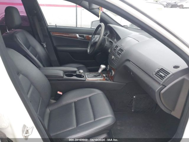 Photo 4 VIN: WDDGF8BB5BR139104 - MERCEDES-BENZ C 300 