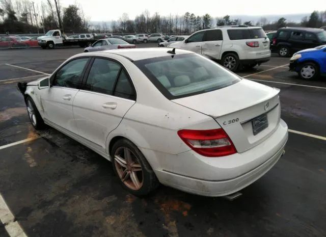 Photo 2 VIN: WDDGF8BB5BR161460 - MERCEDES-BENZ C-CLASS 