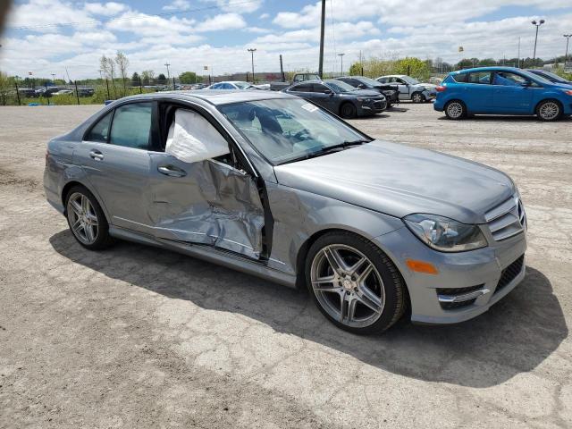 Photo 3 VIN: WDDGF8BB5CA654832 - MERCEDES-BENZ C-CLASS 