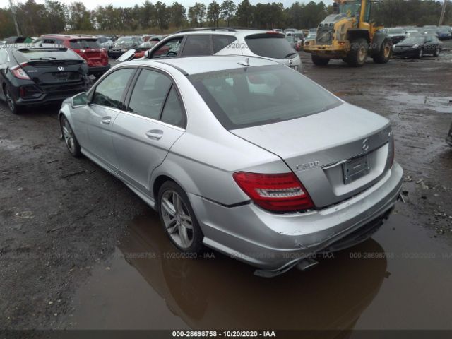 Photo 2 VIN: WDDGF8BB5CA704676 - MERCEDES-BENZ C-CLASS 