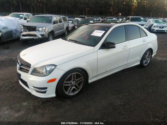 Photo 1 VIN: WDDGF8BB5CF948766 - MERCEDES-BENZ C-CLASS 