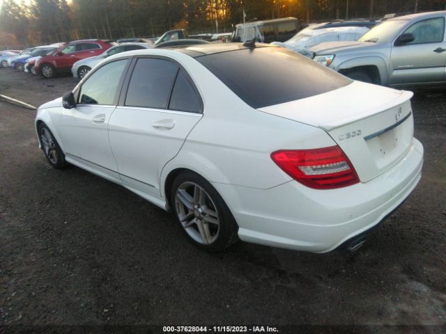 Photo 2 VIN: WDDGF8BB5CF948766 - MERCEDES-BENZ C-CLASS 