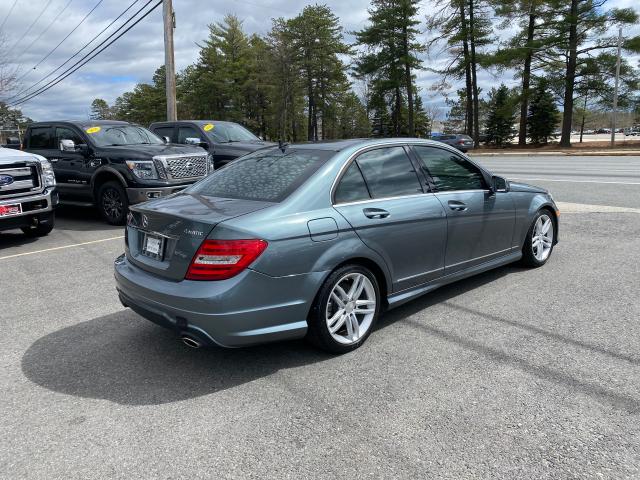 Photo 2 VIN: WDDGF8BB5CR205054 - MERCEDES-BENZ C 300 4MAT 