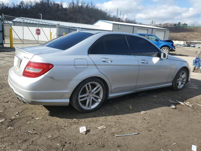 Photo 2 VIN: WDDGF8BB5CR208827 - MERCEDES-BENZ C-CLASS 