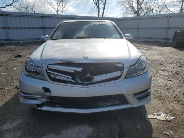 Photo 4 VIN: WDDGF8BB5CR208827 - MERCEDES-BENZ C-CLASS 