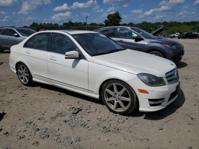 Photo 3 VIN: WDDGF8BB5CR226552 - MERCEDES-BENZ C 300 4MAT 