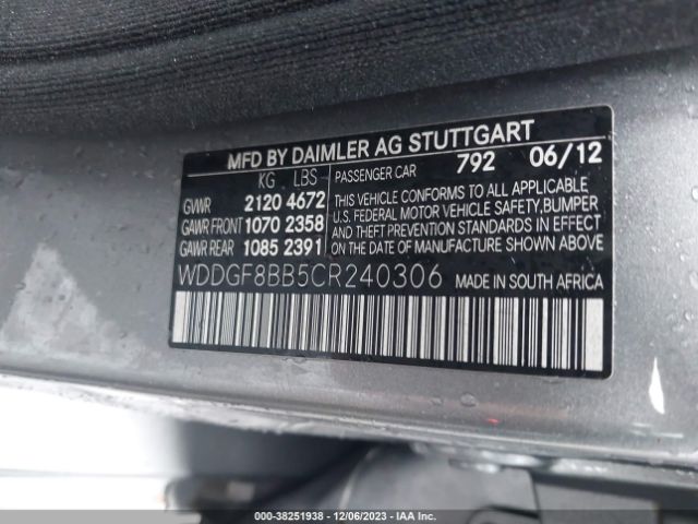 Photo 8 VIN: WDDGF8BB5CR240306 - MERCEDES-BENZ C 300 