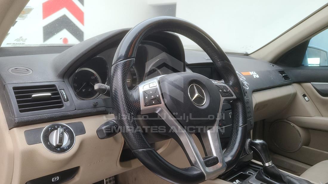 Photo 15 VIN: WDDGF8BB6AR104831 - MERCEDES-BENZ C 300 