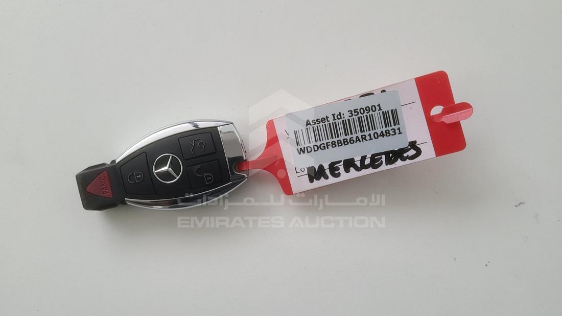 Photo 3 VIN: WDDGF8BB6AR104831 - MERCEDES-BENZ C 300 