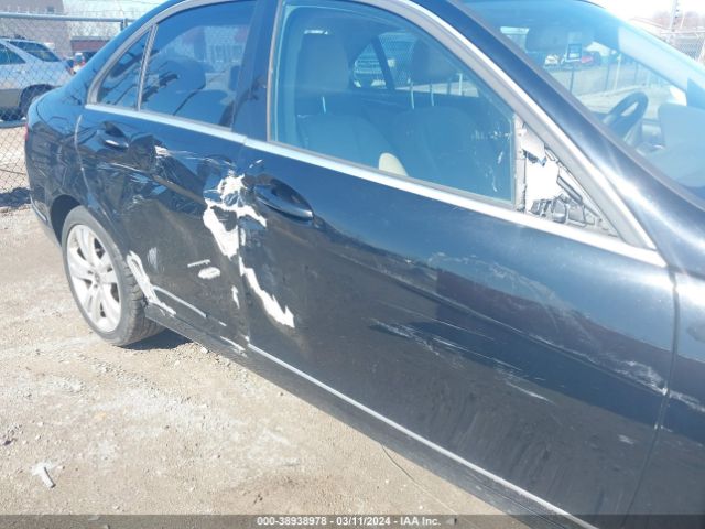 Photo 5 VIN: WDDGF8BB6AR127266 - MERCEDES-BENZ C 300 