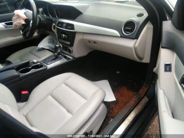 Photo 4 VIN: WDDGF8BB6CA705125 - MERCEDES-BENZ C-CLASS 