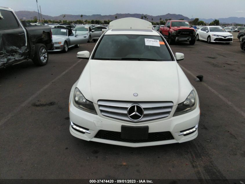 Photo 11 VIN: WDDGF8BB6CR204401 - MERCEDES-BENZ C-KLASSE 