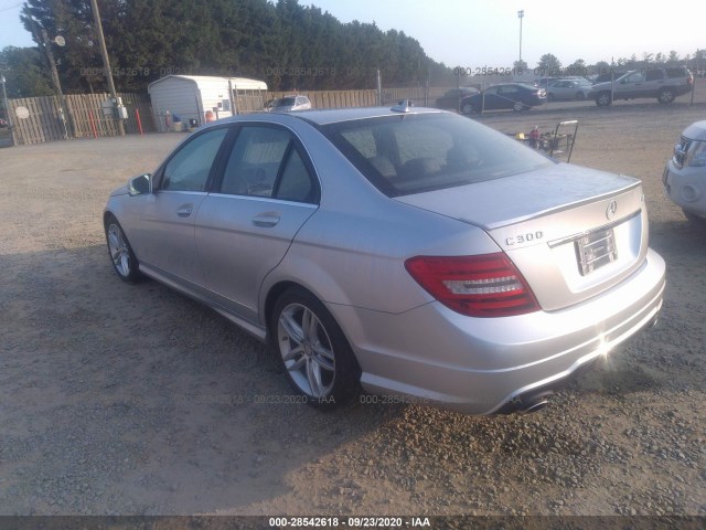 Photo 2 VIN: WDDGF8BB6CR206603 - MERCEDES-BENZ C-CLASS 