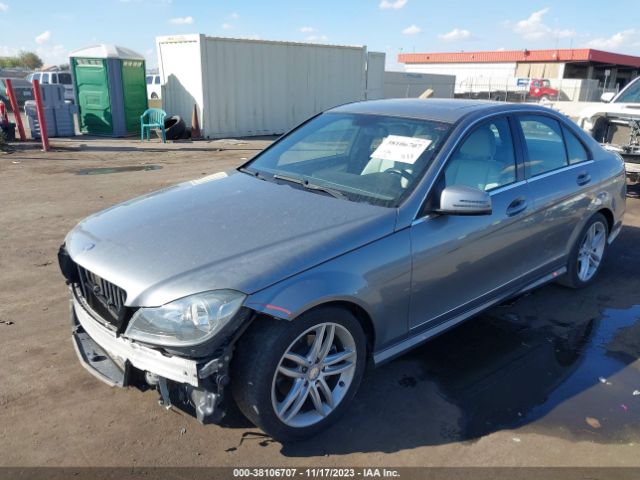 Photo 1 VIN: WDDGF8BB6CR231193 - MERCEDES-BENZ C 300 