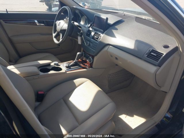 Photo 4 VIN: WDDGF8BB7AF368481 - MERCEDES-BENZ C 300 