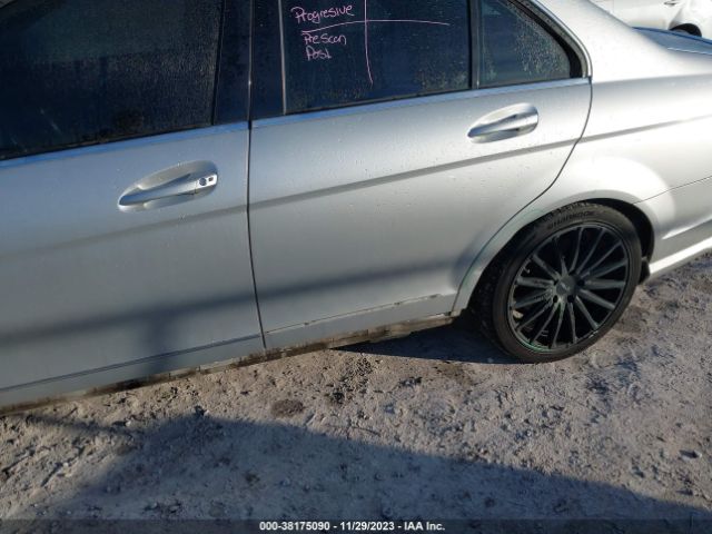 Photo 5 VIN: WDDGF8BB7AF464899 - MERCEDES-BENZ C 